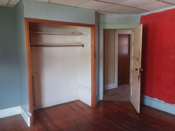 4th image of 1010 Indiana St