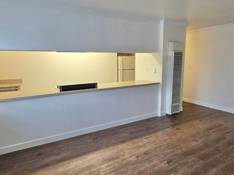 2nd image of 1001-1015 Calla Ave #1003