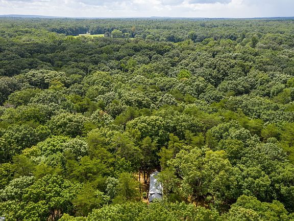 3rd image of 484 Deer Lick Trl