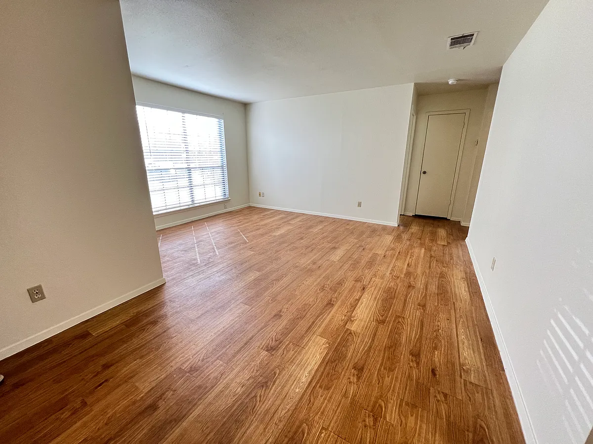 Building Photo - 305 Craddock Ave #A