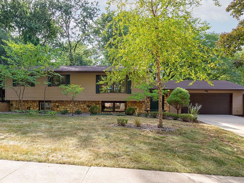 1st image of 628 Oak Park Blvd