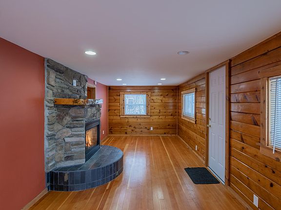 5th image of 2101 Irvine Ave NW