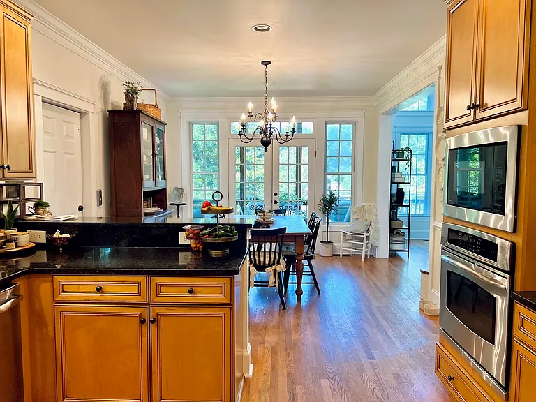 929 Misty Lake Dr — Photo 12