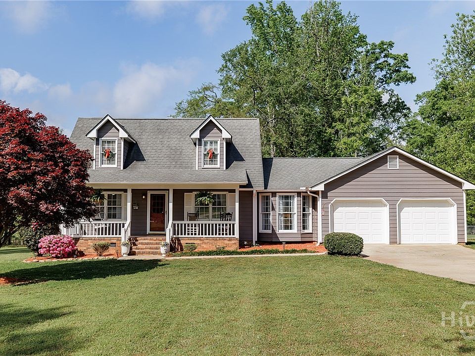 1st image of 214 Seven Oaks Drive