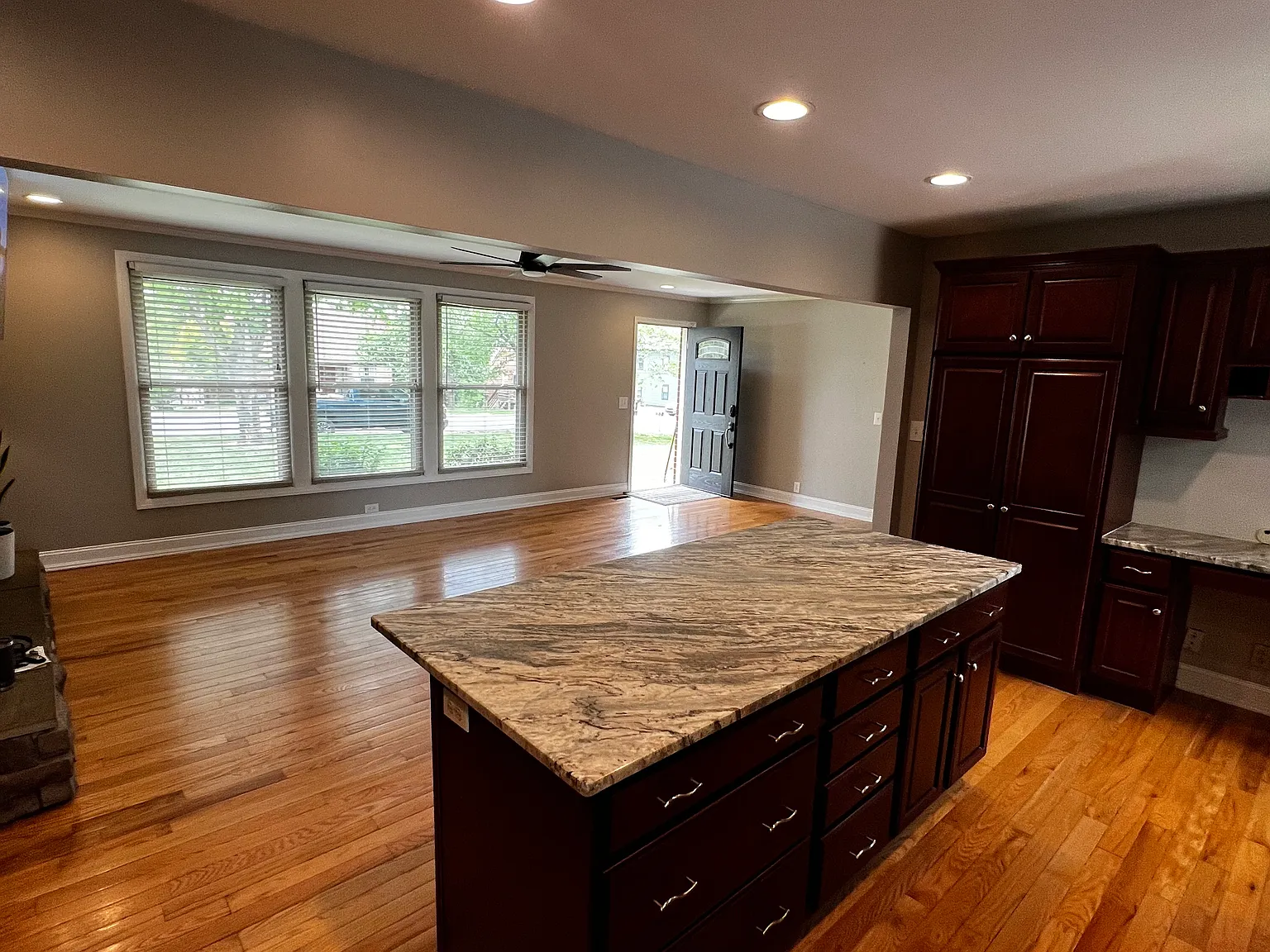 3 bed, $3,875 — Photo 3