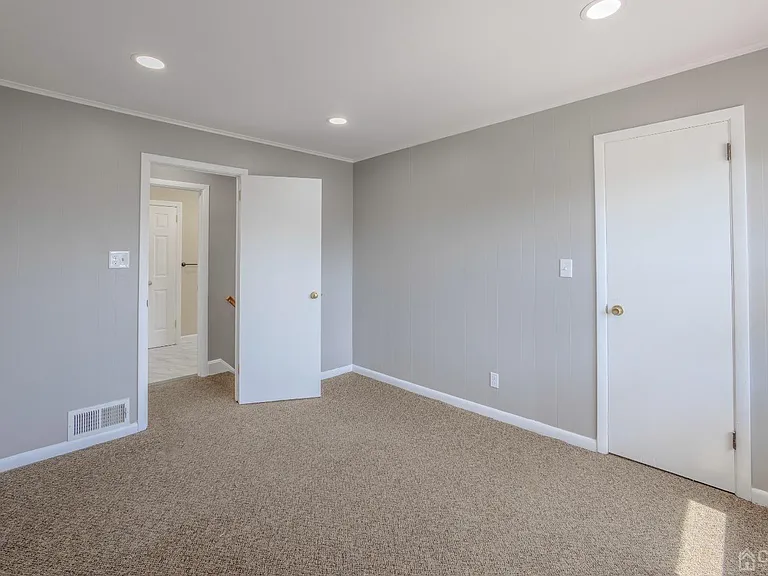 49 Riva Ave #2 — Photo 5