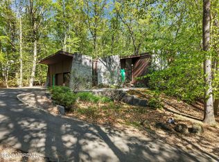 4 Glenwood Rd, Colts Neck, NJ 07722