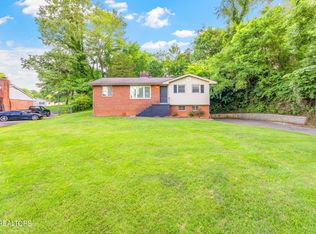 1313 Holmouth Ln, Knoxville, TN 37914