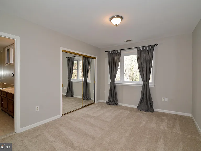 10200 Aspen Willow Dr — Photo 28
