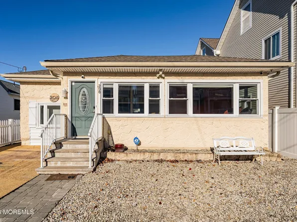 208 Carteret Avenue, Seaside Heights, NJ 08751