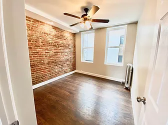 Rented by Papp Realty