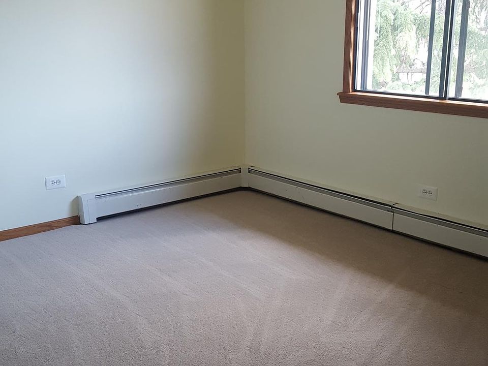 Note: Photo are from another unit. The layout is the same but there may be some small differences between the units.