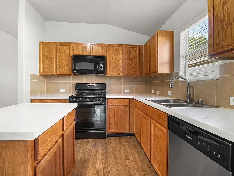 18218 Wild Orchid Dr — Photo 8