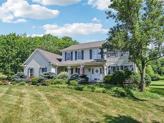 3rd image of 471 Fox Hill Dr