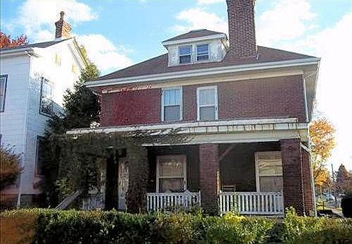 2nd image of 1901 Mills Ave