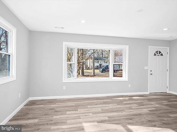 2nd image of 907 Buckingham Dr