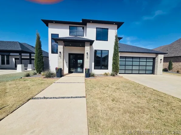 2109 Wiregrass Dr, Edmond, OK 73025