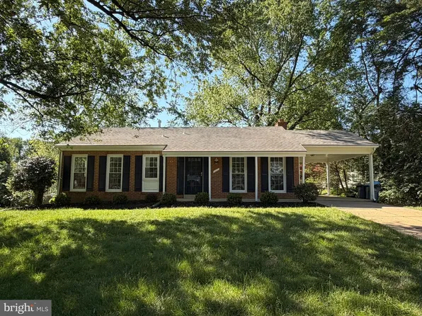 1827 Abbotsford Dr, Vienna, VA 22182