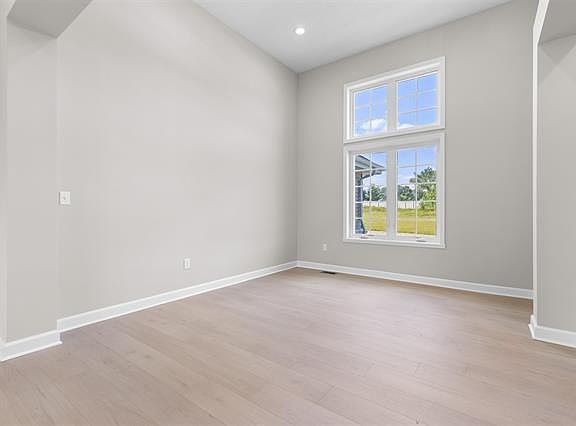 4th image of 7743 Cherry Hill Rd