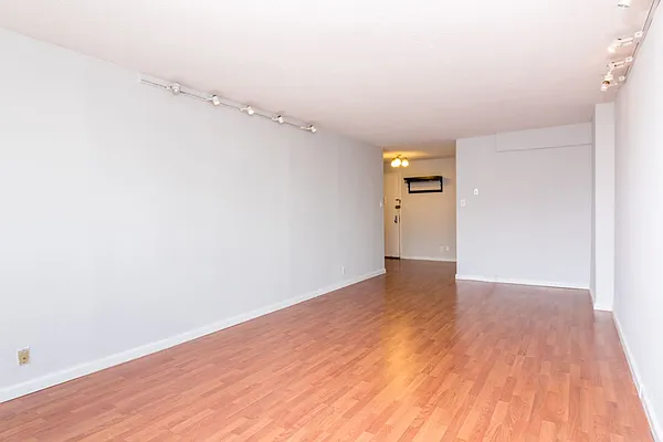 Rented by Prime Realty | media 28