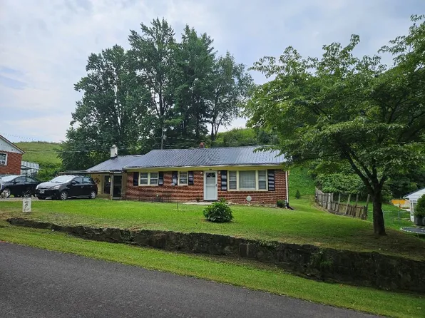 724 Apple Valley Rd, Marion, VA 24354