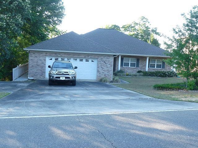 1st image of 1206 E Lakeshore Dr