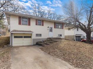 1227 Dickinson Rd, Independence, MO 64050