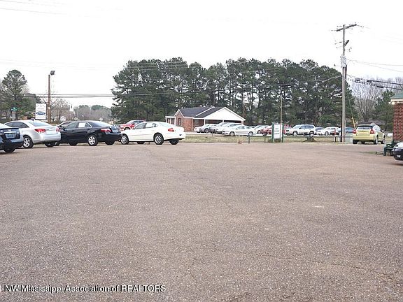 3rd image of 101 Matthews Dr
