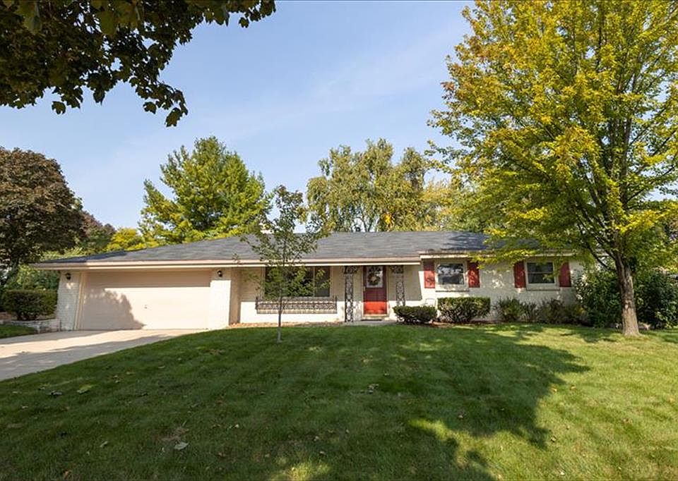 1st image of 1938 Sunnyside Dr