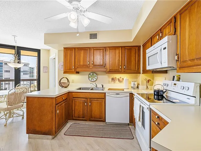 4551 Gulf Shore Blvd N #1506 — Photo 8