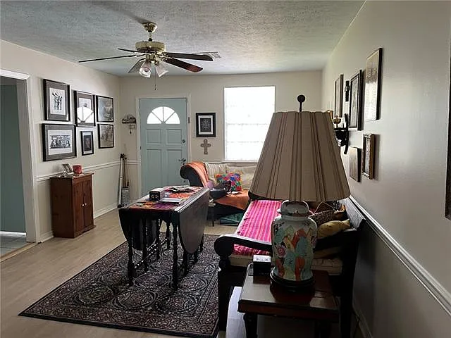 3 bed, 2.0 bath, 1550 sqft, $2,150 — Photo 3