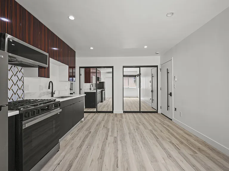 111 N Normandie Ave #N — Photo 2