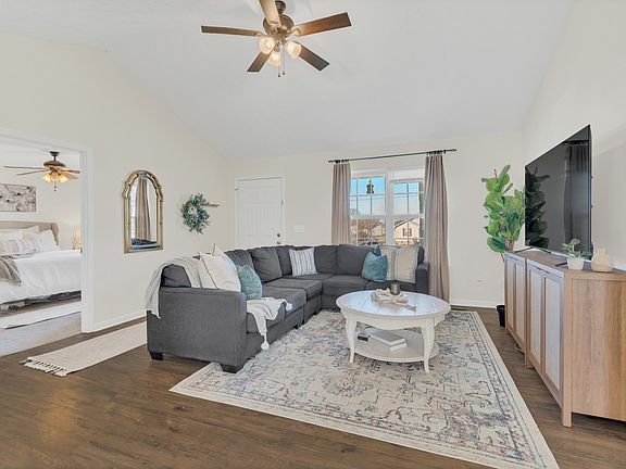 3rd image of 1132 Flowers Ct