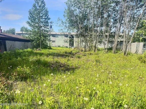 4002 Hayes St, Anchorage, AK 99503