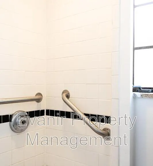113 Niagara Ave #1 — Photo 9