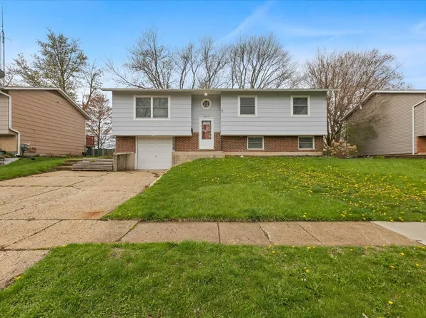 6860 Valley View Rd, Hanover Park, IL 60133