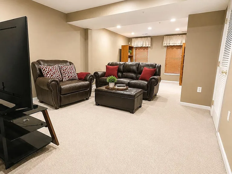4302 Begonia Dr — Photo 2