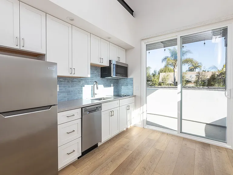 1193 Balour Dr — Photo 5