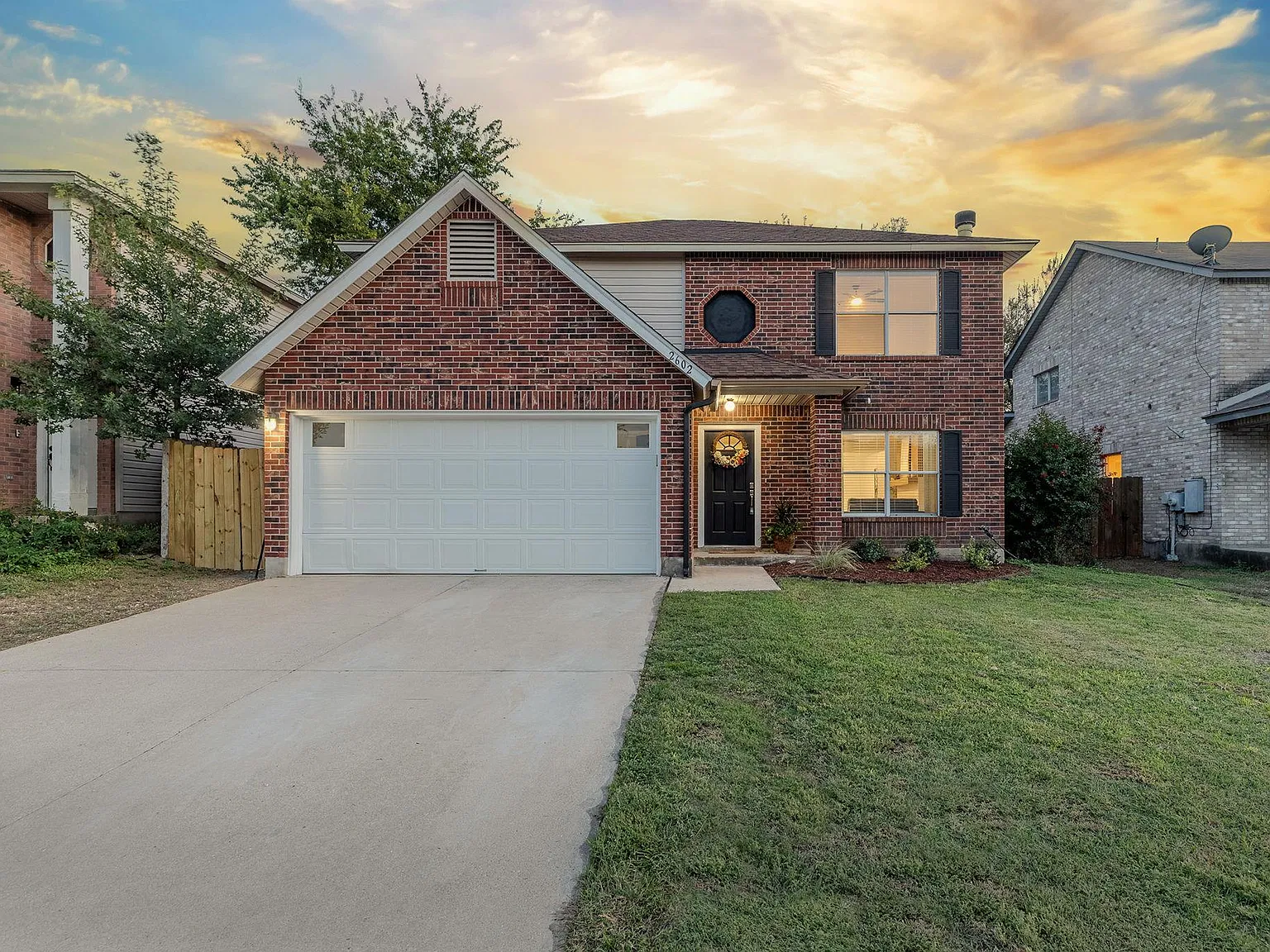3 bed, 2.5 bath, 2110 sqft, $2,300 — Photo 3