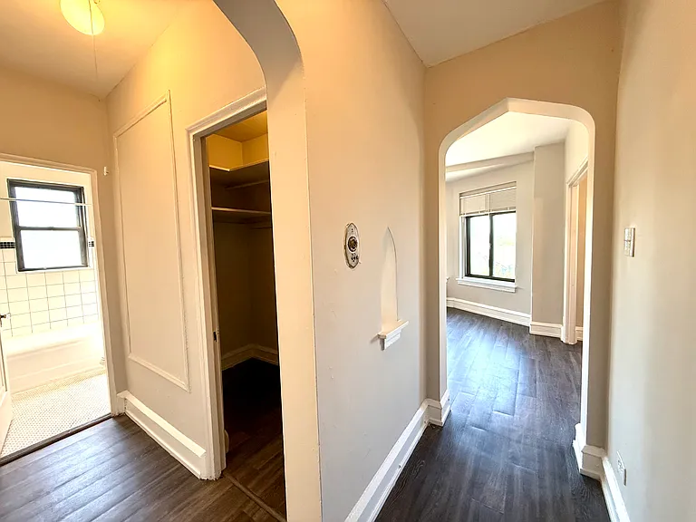1033 W Loyola Ave #501 — Photo 5
