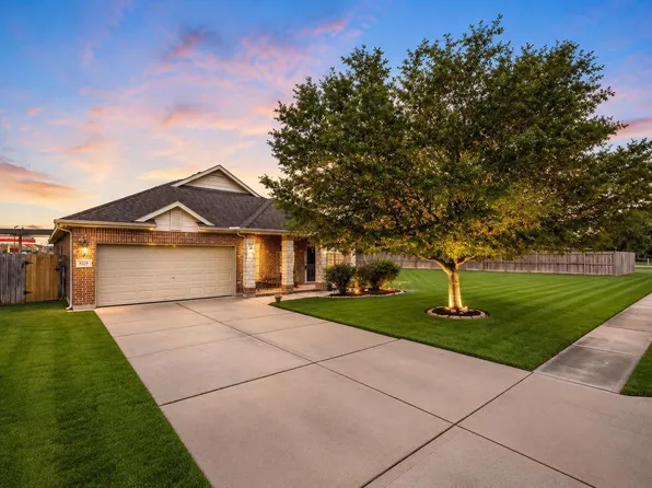 8227 Shady Grv, Baytown, TX 77523