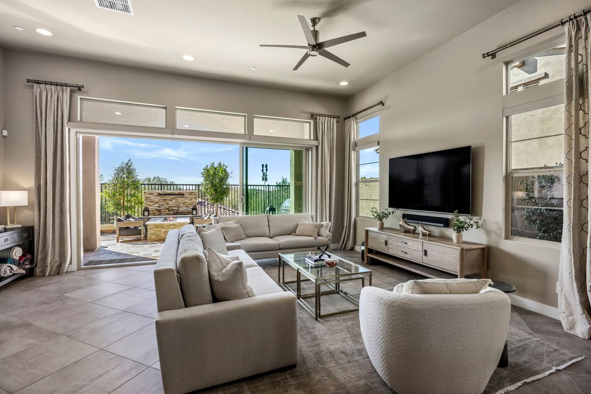 next background image