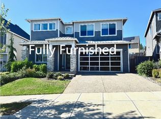 12053 NW Weaver Ln, Portland, OR 97229