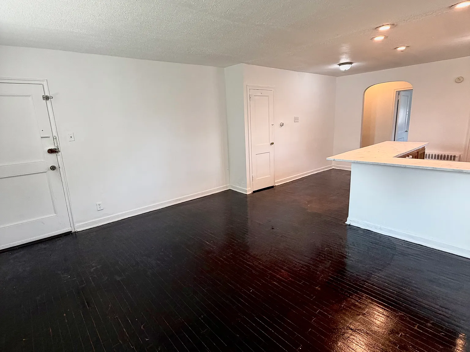 2 bed, 830 sqft, $1,375 — Photo 3