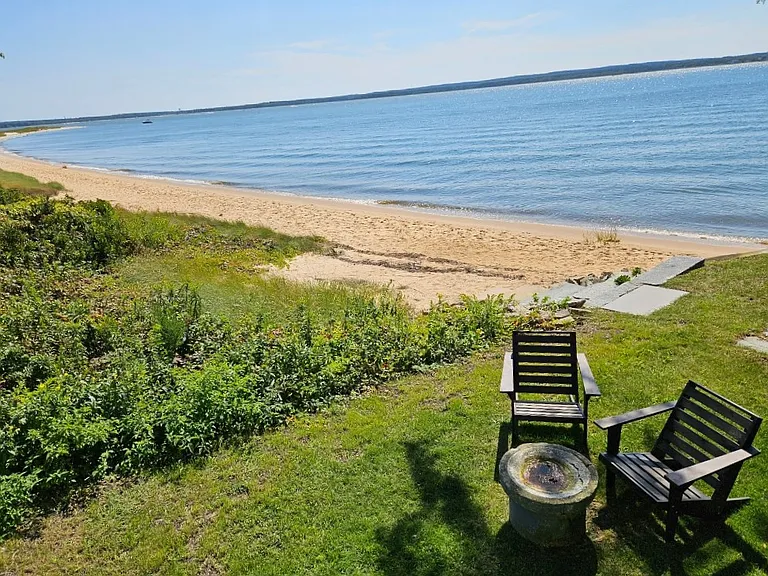 599 Peconic Bay Blvd — Photo 43