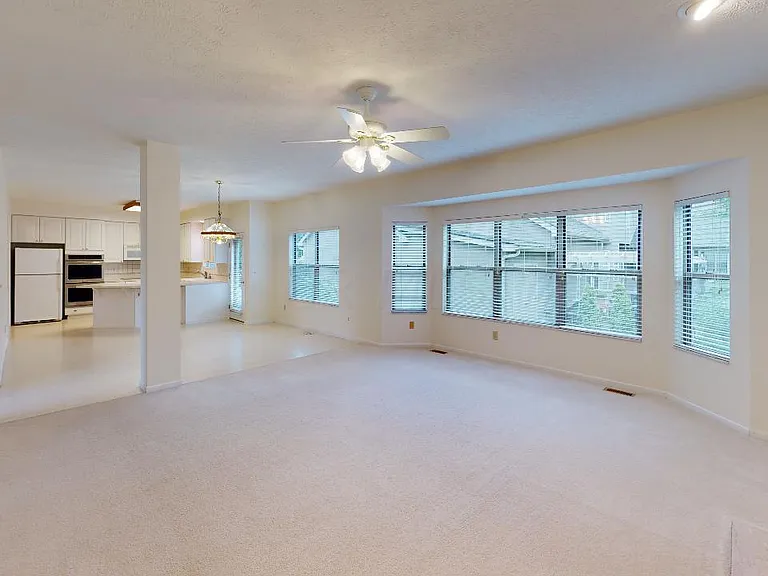 6498 Ringsend Ct — Photo 23