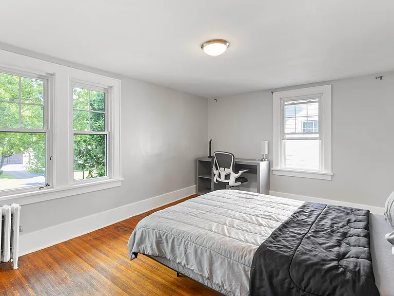 98 Irvington Rd — Photo 25