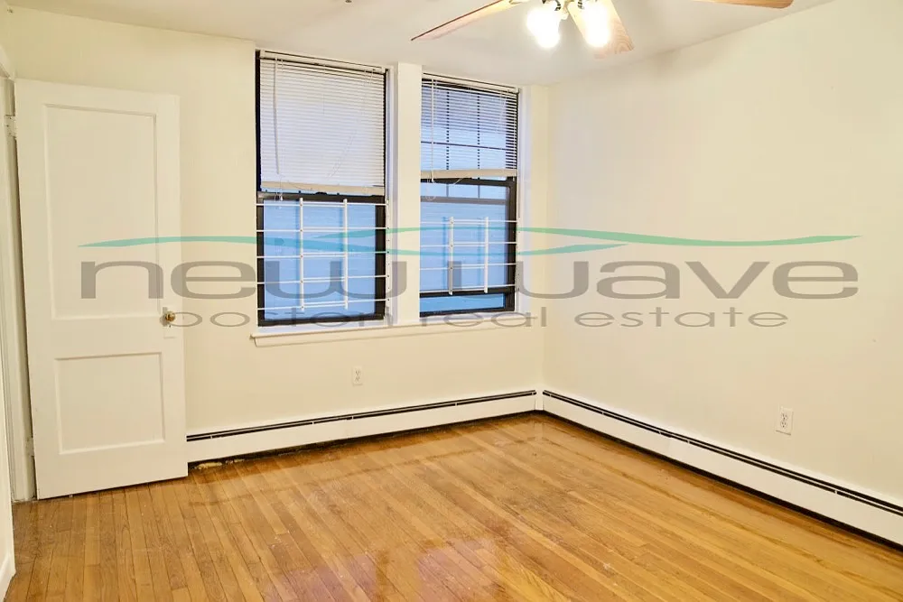 2 bed, 600 sqft, $3,600 — Photo 2