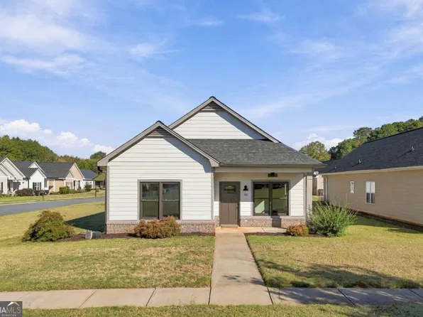 45 Courtyard Ln, Cartersville, GA 30120