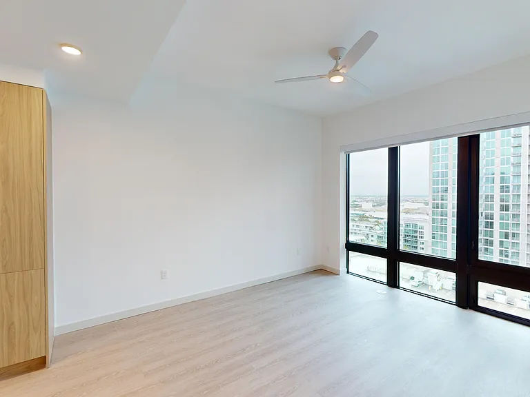 101 N Meridian — Photo 95